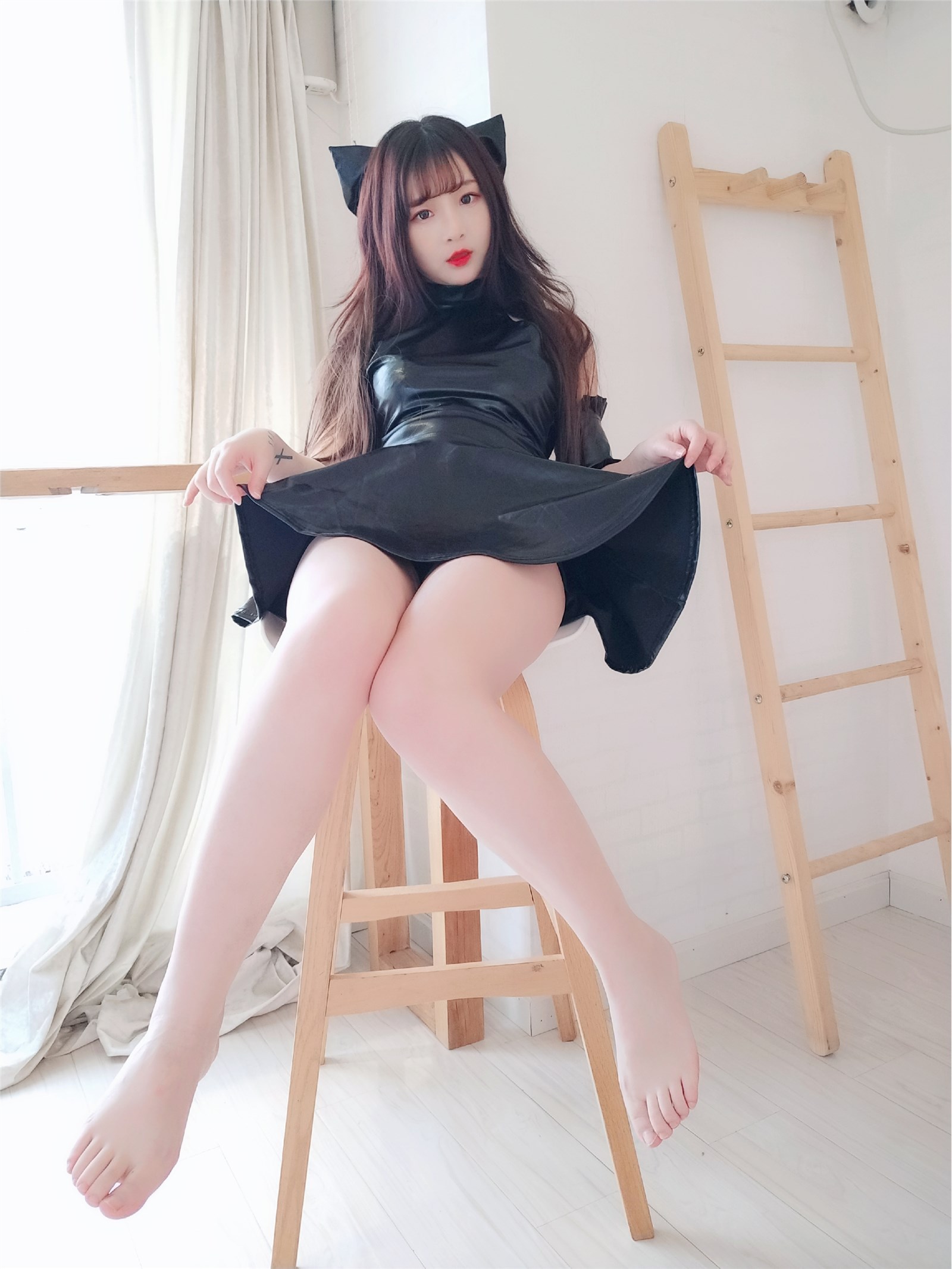 Guchuan no.042 black dress barefoot(2)